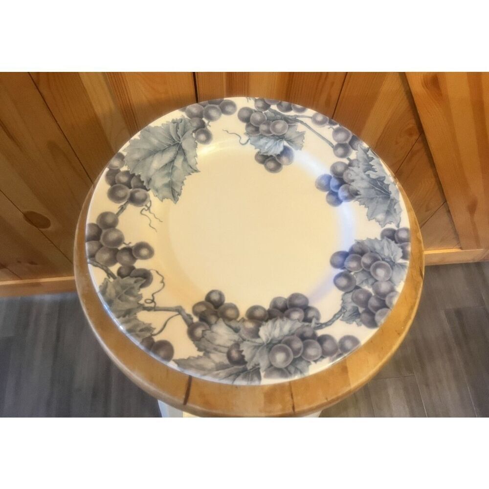 ROYAL STAFFORD Fine Earthenware England Blue Grape & Leaves Plate 11” (6098)